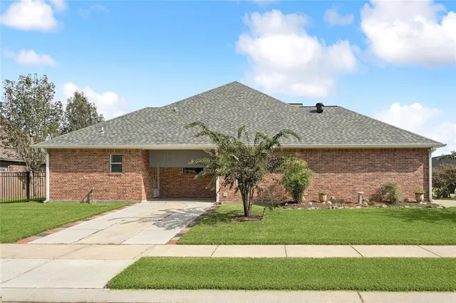 $299,000 | 669 Lake Iberville Court, Ponchatoula, LA 70454