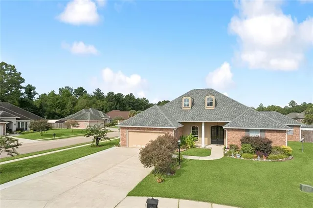 $299,000 | 669 Lake Iberville Court, Ponchatoula, LA 70454