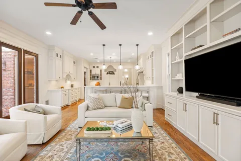 $1,825,000 | 1639 Arlington Street, Houston, TX 77008