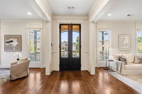 $1,825,000 | 1639 Arlington Street, Houston, TX 77008