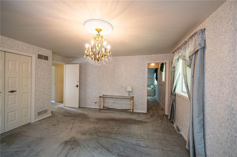 221 Baintree Road Coraopolis, PA 15108 - Photo 11 of 25 Gallery Image 11