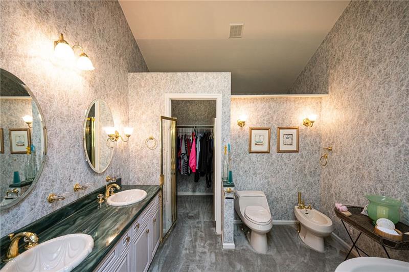 221 Baintree Road Coraopolis, PA 15108 - Photo 13 of 25 Gallery Image 13