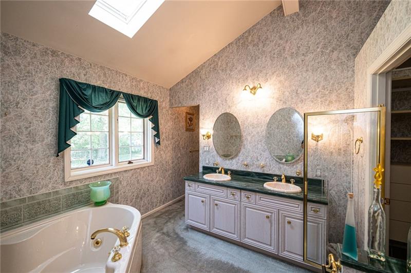 221 Baintree Road Coraopolis, PA 15108 - Photo 14 of 25 Gallery Image 14