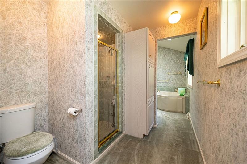 221 Baintree Road Coraopolis, PA 15108 - Photo 15 of 25 Gallery Image 15