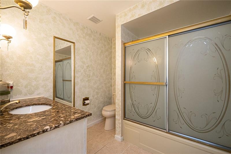 221 Baintree Road Coraopolis, PA 15108 - Photo 16 of 25 Gallery Image 16