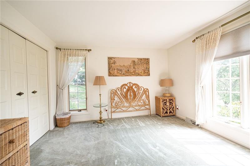 221 Baintree Road Coraopolis, PA 15108 - Photo 17 of 25 Gallery Image 17