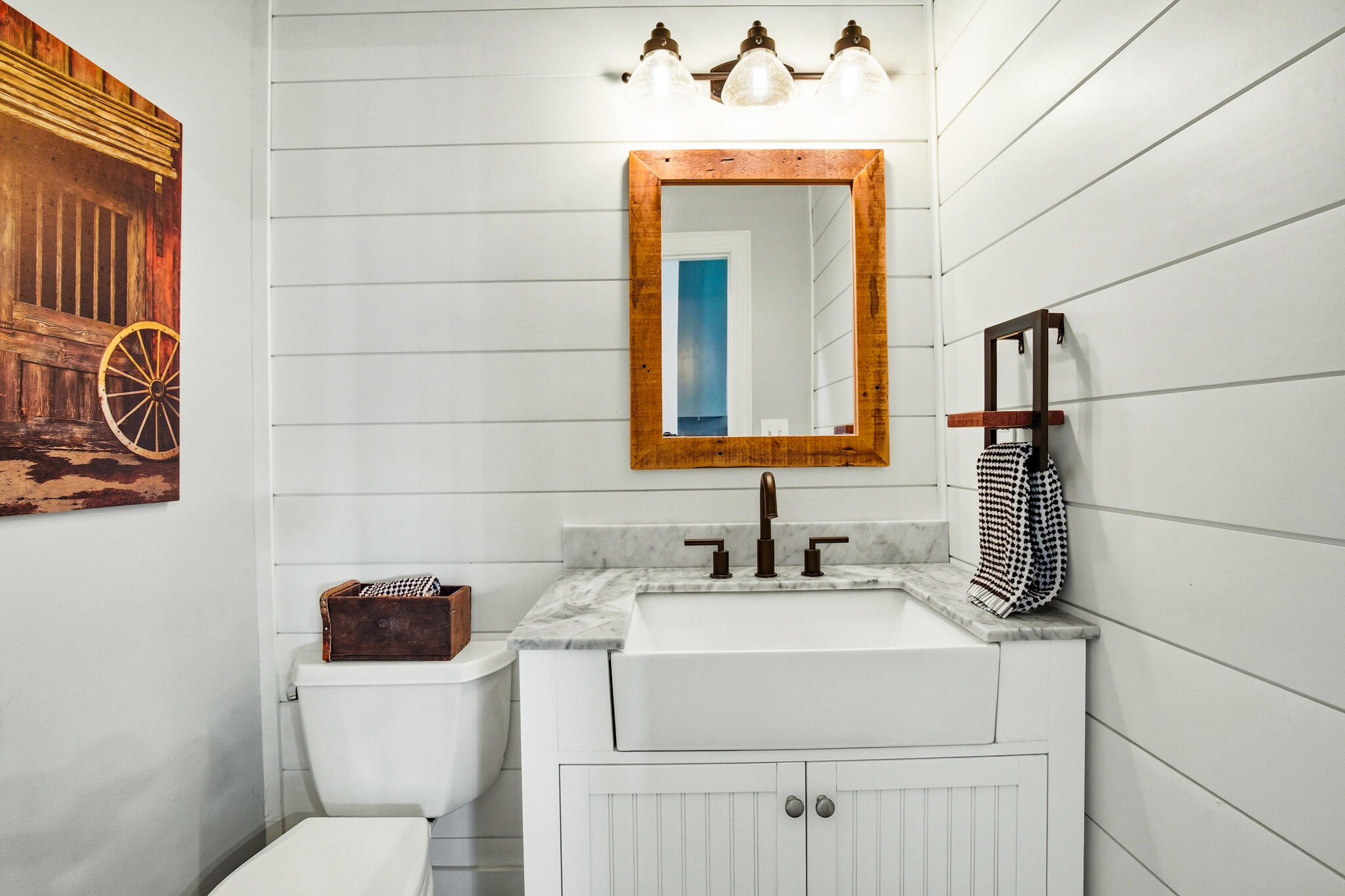 W291-n3363 Summerhill Road Delafield, WI 53072 - Photo 17 of 36 Powder Room