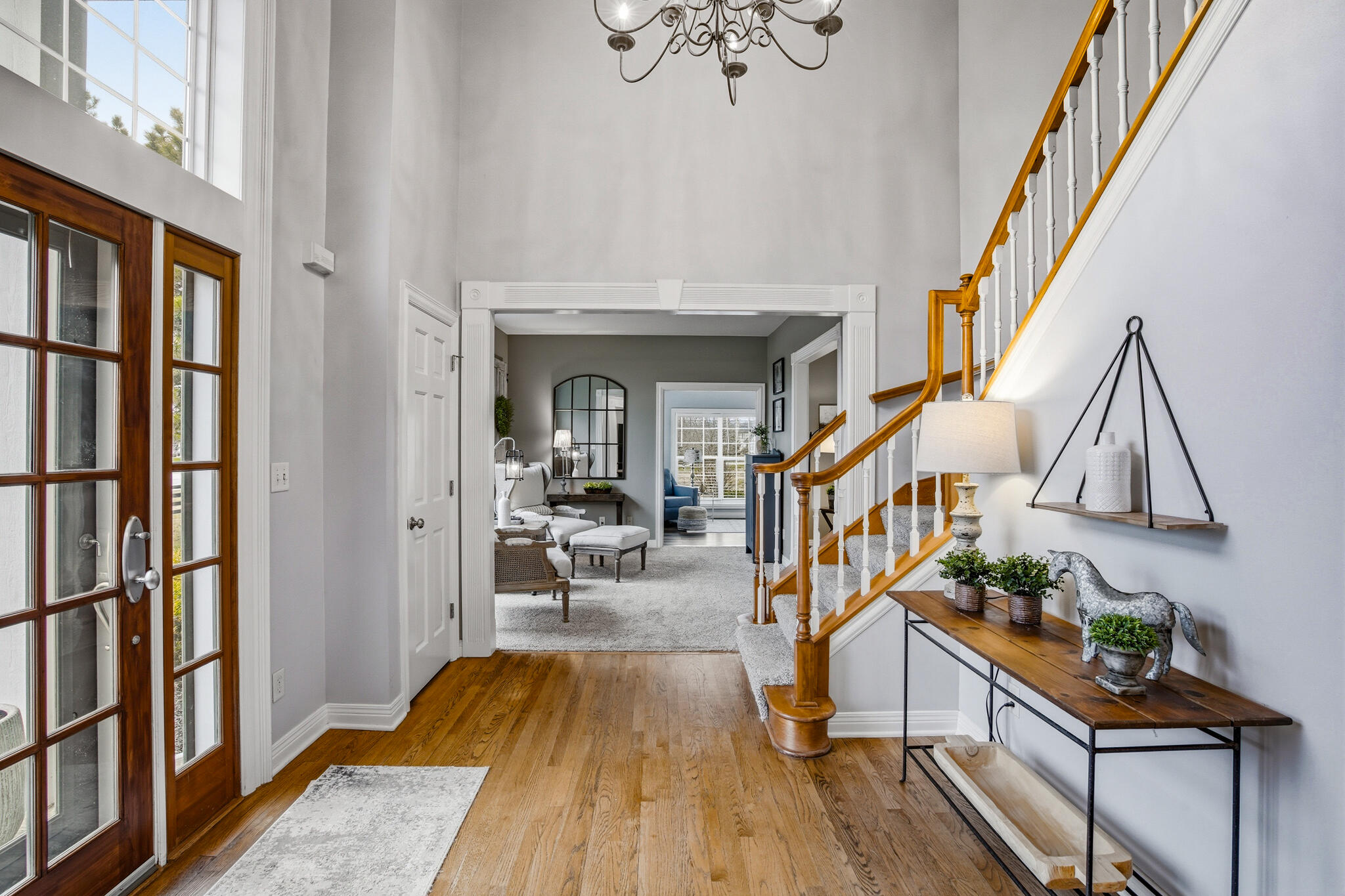 W291-n3363 Summerhill Road Delafield, WI 53072 - Photo 3 of 36 Foyer