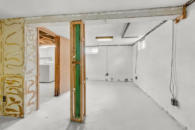 $224,900 | 2813 Minnesota Street, Marinette, WI 54143