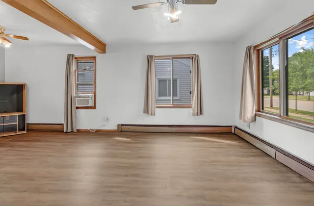 $224,900 | 2813 Minnesota Street, Marinette, WI 54143