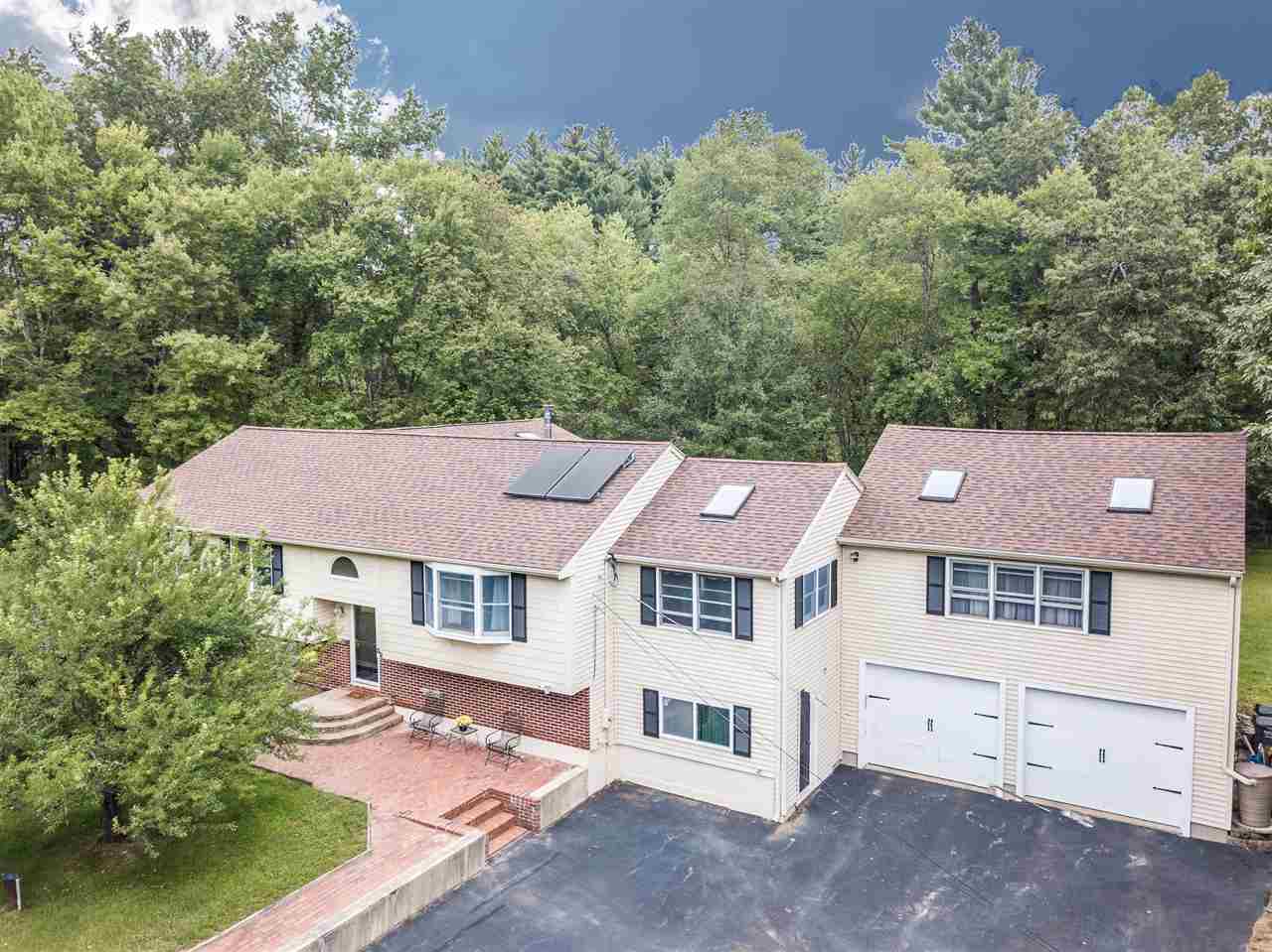32 Balcom Road Pelham, NH 03076 - Photo 1 of 38
