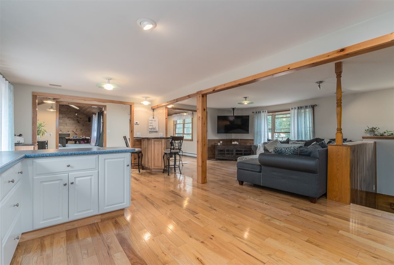 32 Balcom Road Pelham, NH 03076 - Photo 5 of 38