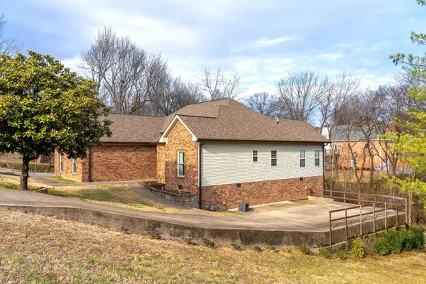 $2,850 | 118 River Chase, Hendersonville, TN 37075