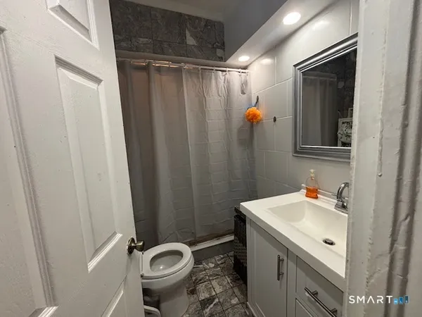 $2,450 | 758 Wood Avenue, Bridgeport, CT 06604