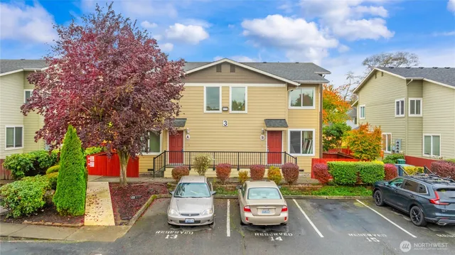 a view of a back yard of the house