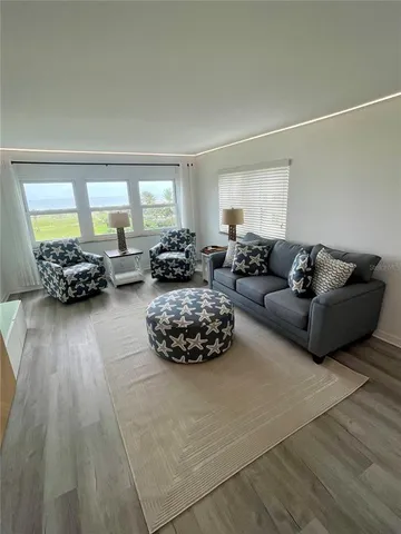 $5,500 | 1230 Gulf Boulevard, Unit 508, Clearwater Beach, FL 33767