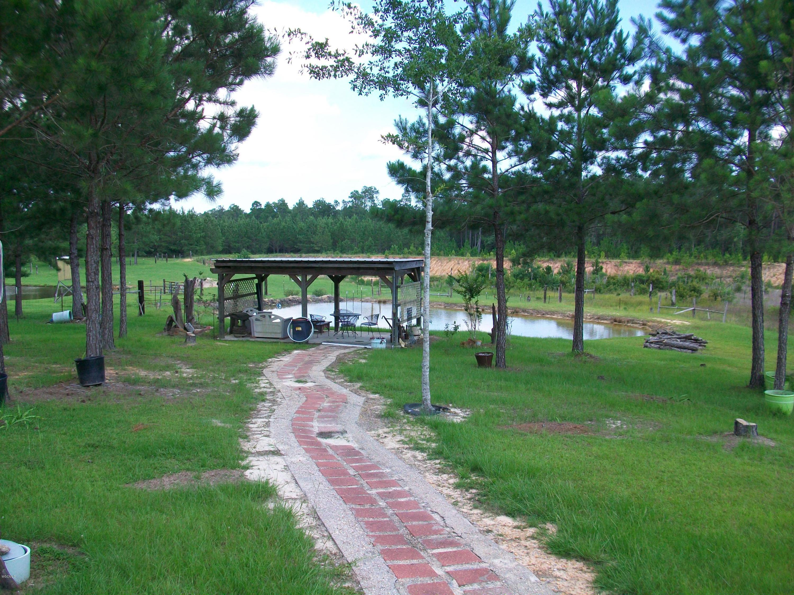268 City Road Perkinston, MS 39573 - Photo 7 of 17 100_2271