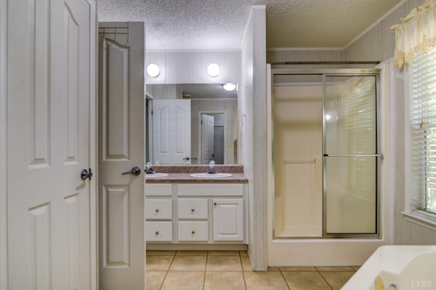 6304 Wards Road Evington, VA 24550 - Photo 15 of 43