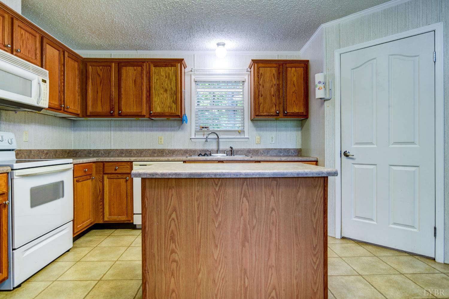 6304 Wards Road Evington, VA 24550 - Photo 8 of 43