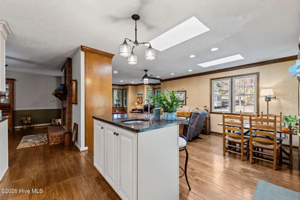 $525,000 | 205 West Hedgelawn Way, Southern Pines, NC 28387