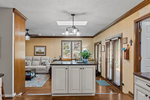 $525,000 | 205 West Hedgelawn Way, Southern Pines, NC 28387