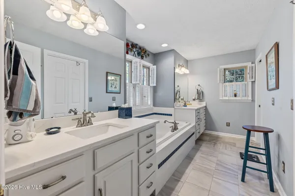 $525,000 | 205 West Hedgelawn Way, Southern Pines, NC 28387