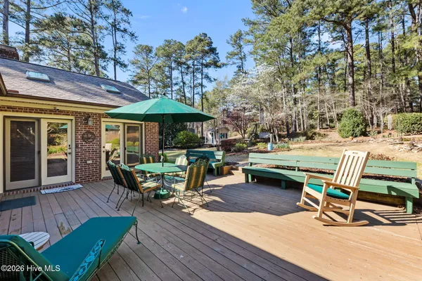 $525,000 | 205 West Hedgelawn Way, Southern Pines, NC 28387