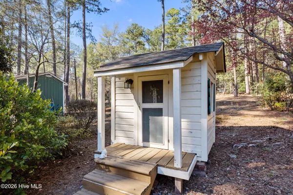$525,000 | 205 West Hedgelawn Way, Southern Pines, NC 28387
