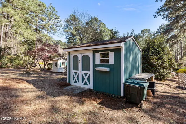 $525,000 | 205 West Hedgelawn Way, Southern Pines, NC 28387