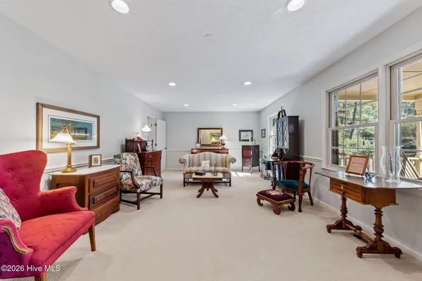 $525,000 | 205 West Hedgelawn Way, Southern Pines, NC 28387