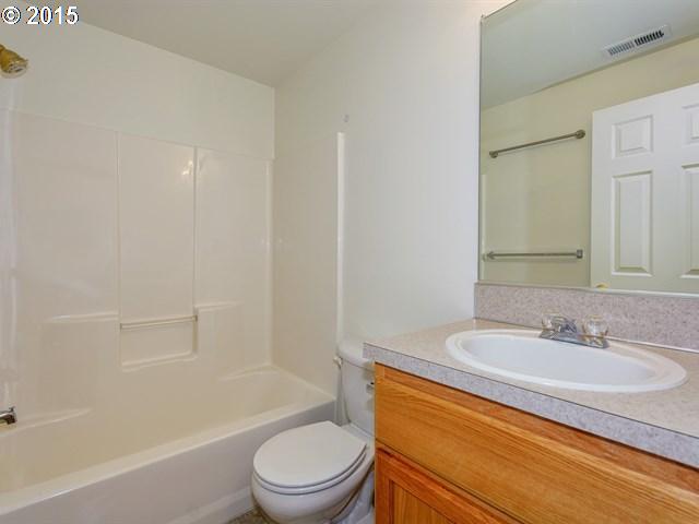 5238 Southeast Rural Street Portland, OR 97206 - Photo 11 of 15 Gallery Image 11