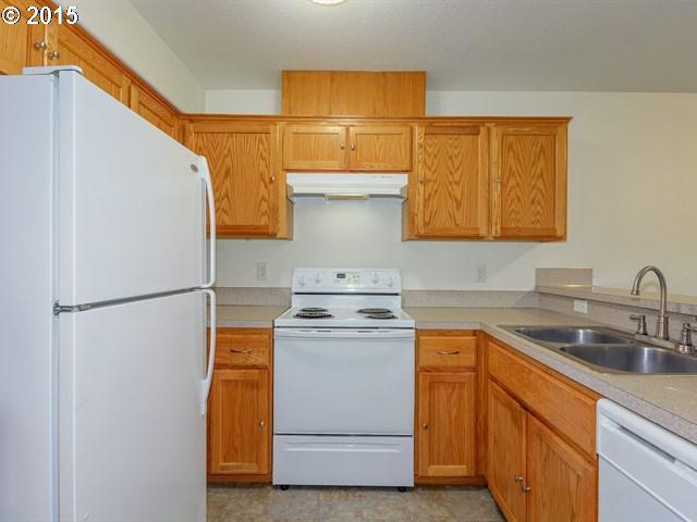 5238 Southeast Rural Street Portland, OR 97206 - Photo 5 of 15 Gallery Image 5