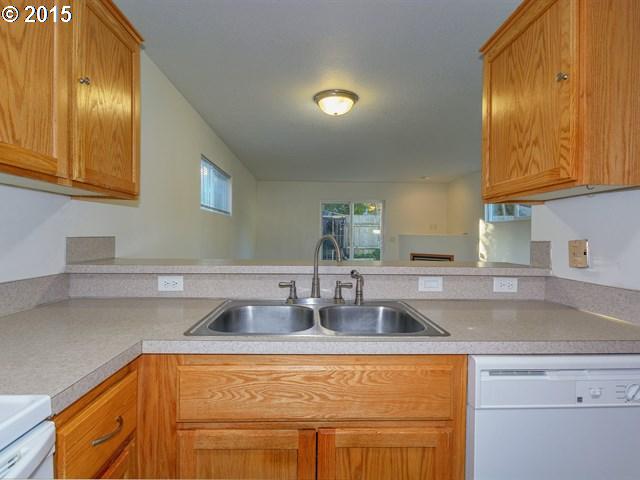 5238 Southeast Rural Street Portland, OR 97206 - Photo 6 of 15 Gallery Image 6