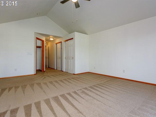 5238 Southeast Rural Street Portland, OR 97206 - Photo 9 of 15 Gallery Image 9
