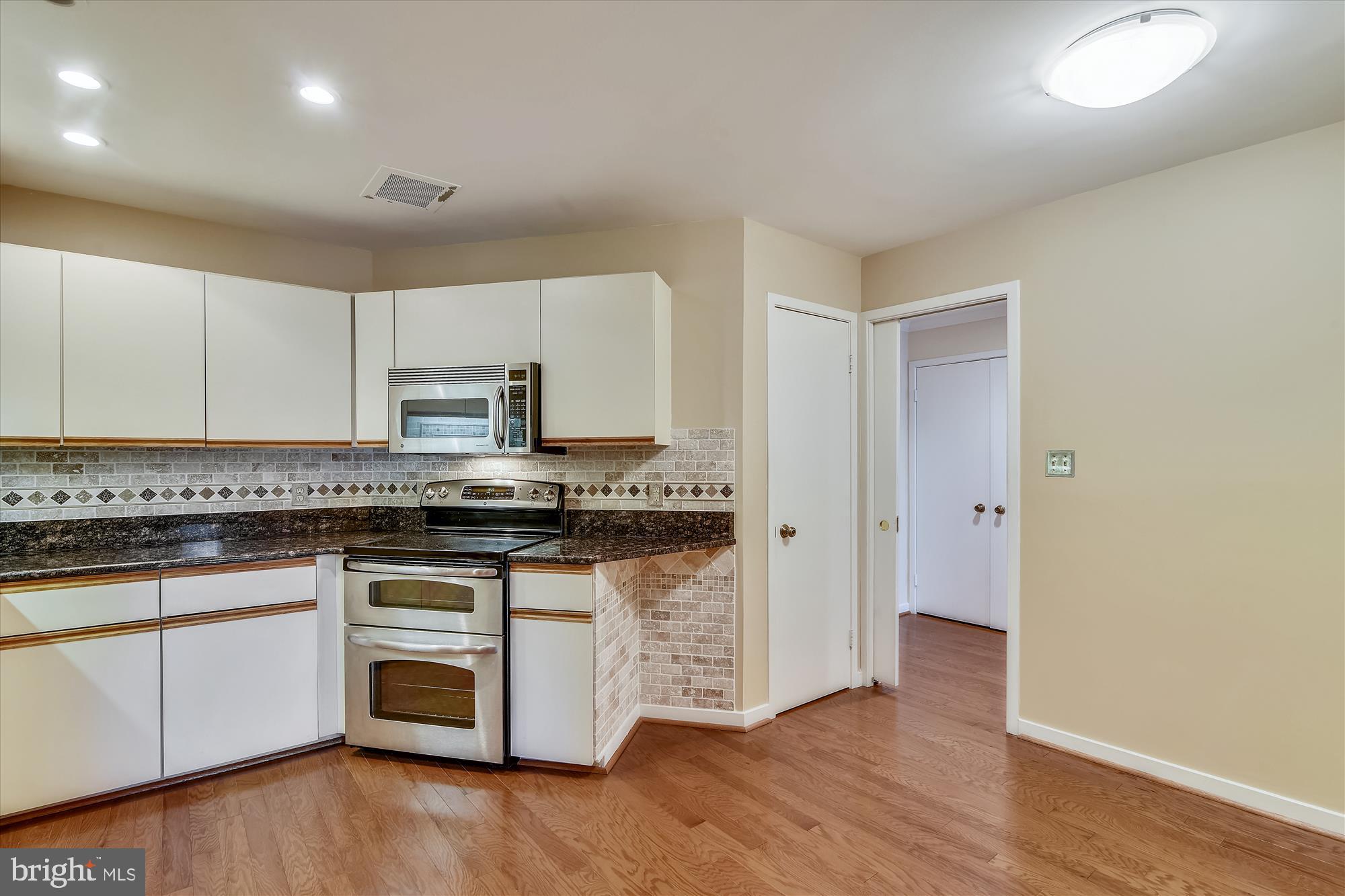 11500 Fairway Drive, Unit 102 Reston, VA 20190 - Photo 13 of 38