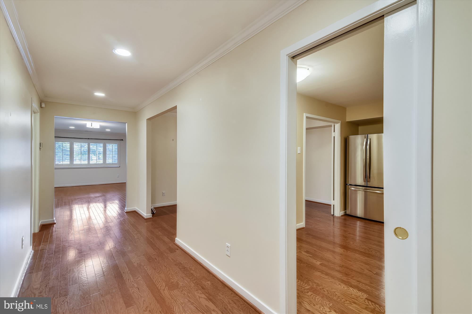 11500 Fairway Drive, Unit 102 Reston, VA 20190 - Photo 8 of 38 Formal entry