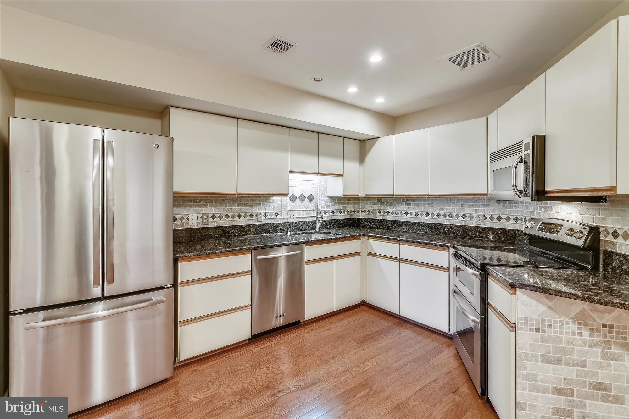 11500 Fairway Drive, Unit 102 Reston, VA 20190 - Photo 9 of 38