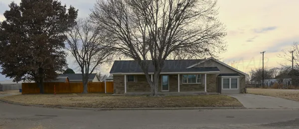 $275,000 | 606 South Railroad Avenue, Fritch, TX 79036