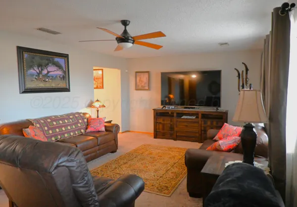 $275,000 | 606 South Railroad Avenue, Fritch, TX 79036