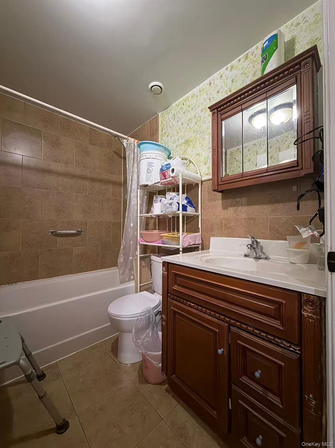 101-18 39th Avenue Queens, NY 11368 - Photo 6 of 17