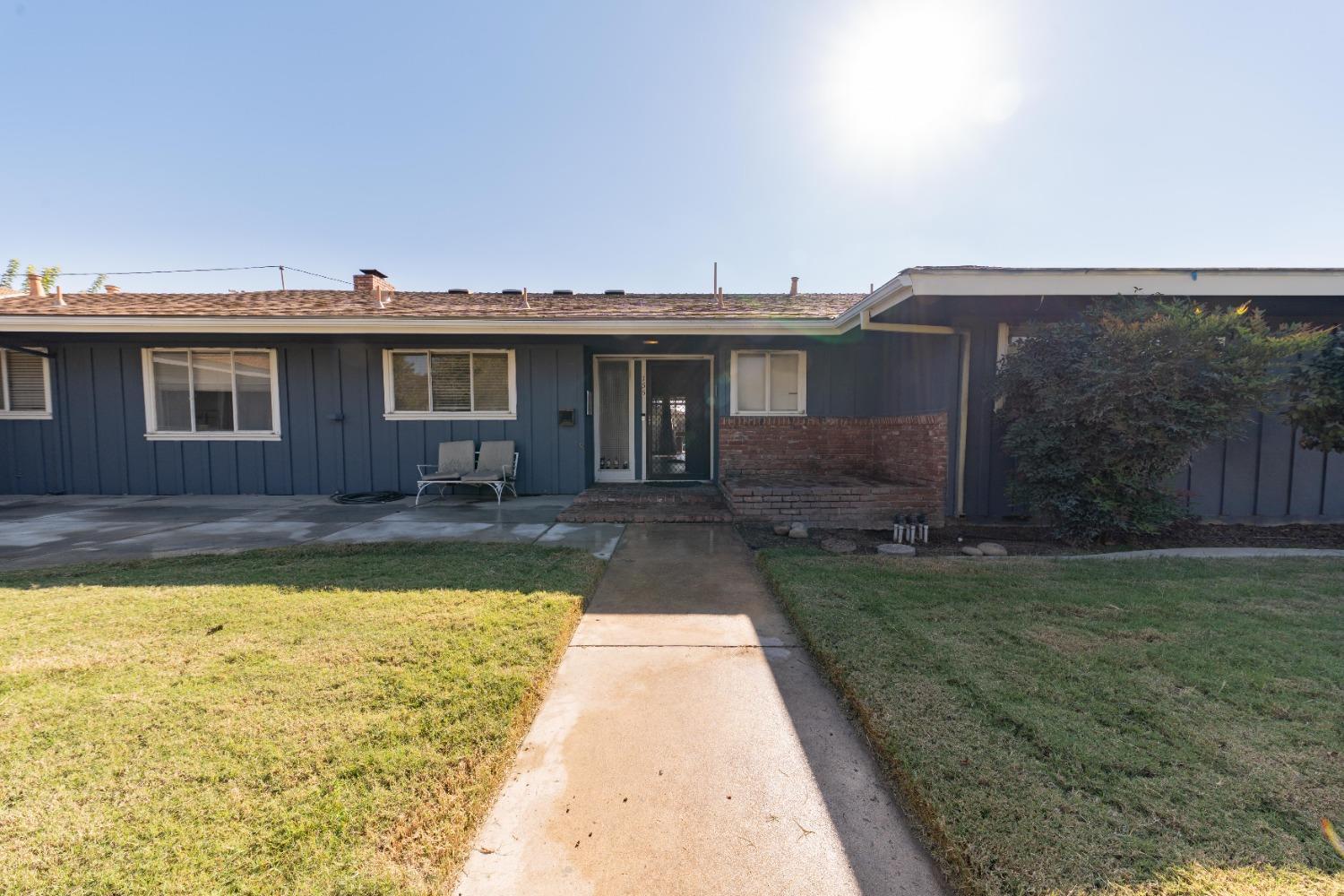 155 Elm Avenue Reedley, CA 93654 - Photo 2 of 34 Gallery Image 2