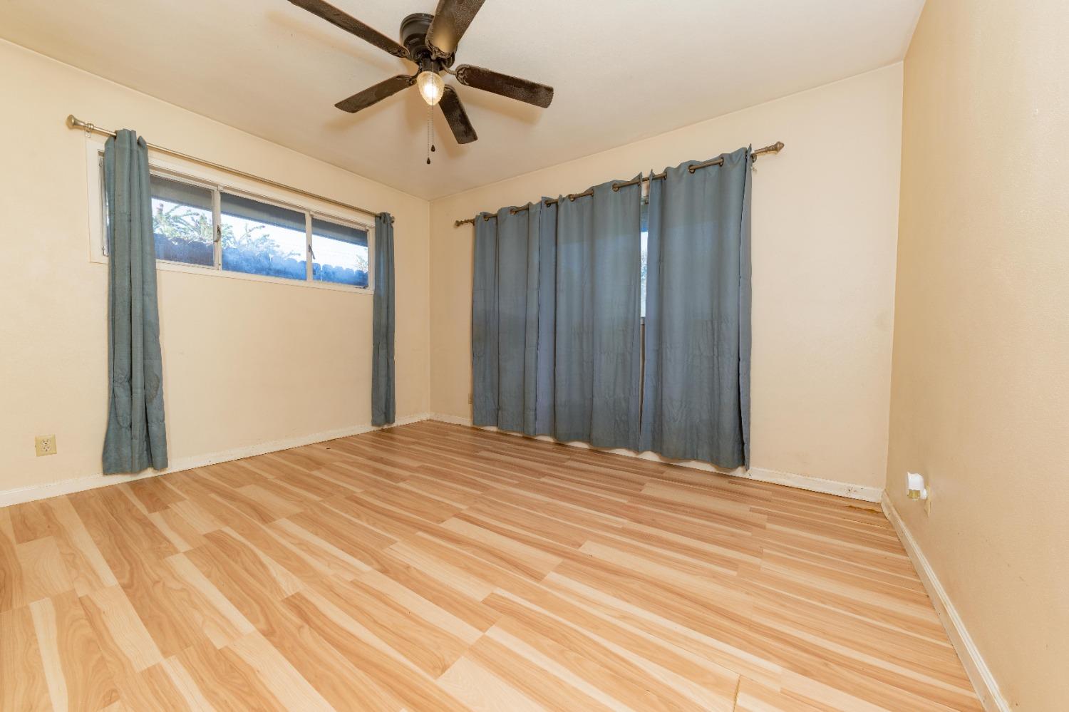 155 Elm Avenue Reedley, CA 93654 - Photo 24 of 34 Gallery Image 24