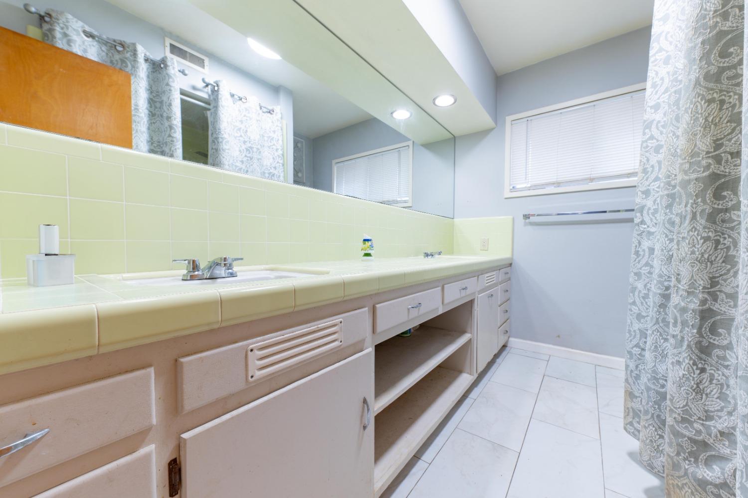 155 Elm Avenue Reedley, CA 93654 - Photo 26 of 34 Gallery Image 26