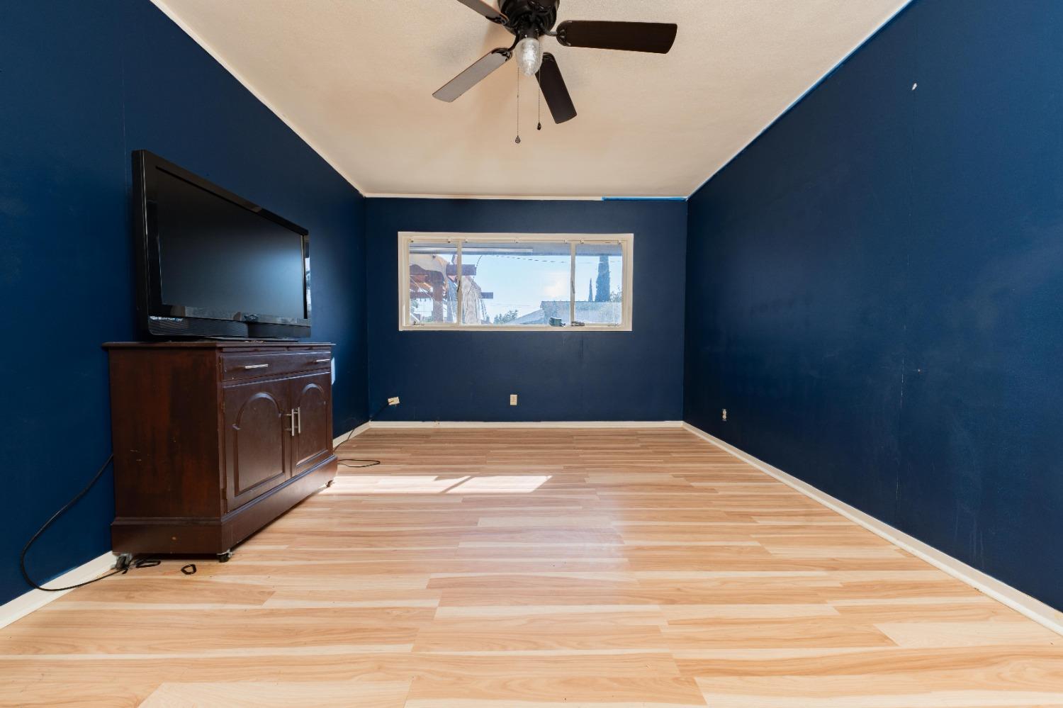 155 Elm Avenue Reedley, CA 93654 - Photo 28 of 34 Gallery Image 28