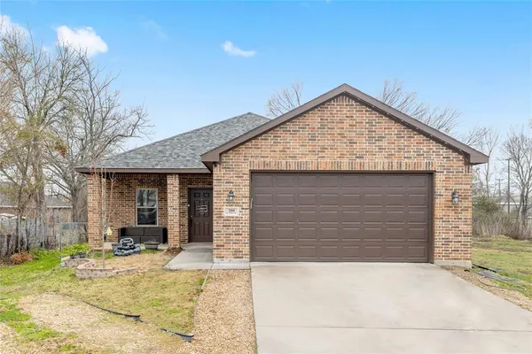 $289,999 | 300 East Pine Street, Forney, TX 75126