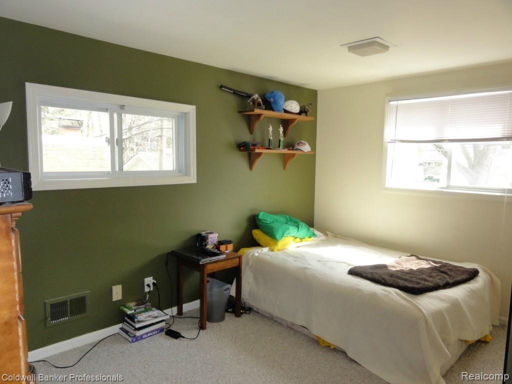 2874 Harvard Road Berkley, MI 48072 - Photo 26 of 39 8025 Arnold, Dbn. Hgts 061