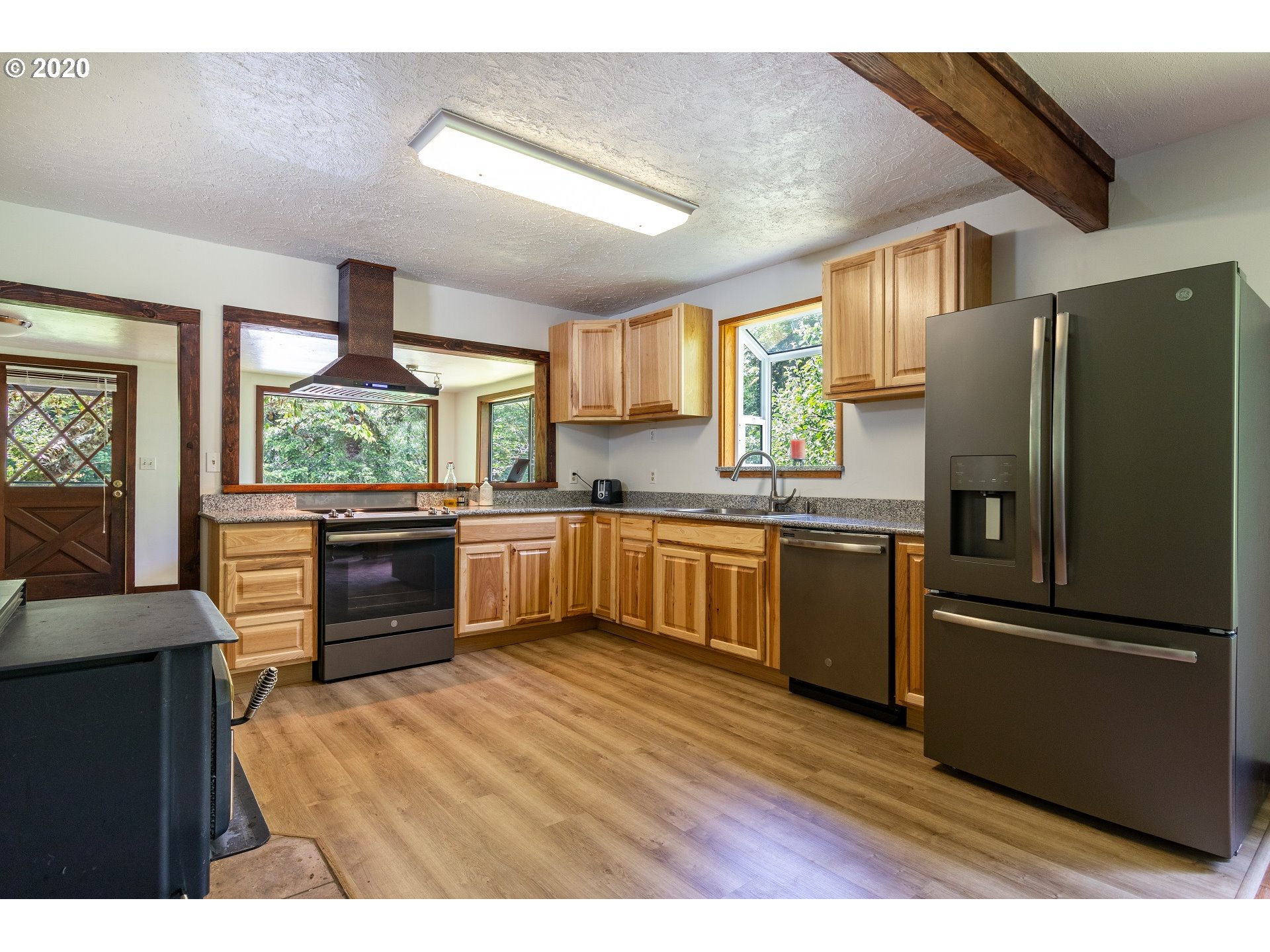199 Murray Loop Toledo, OR 97391 - Photo 4 of 31 Gallery Image 4