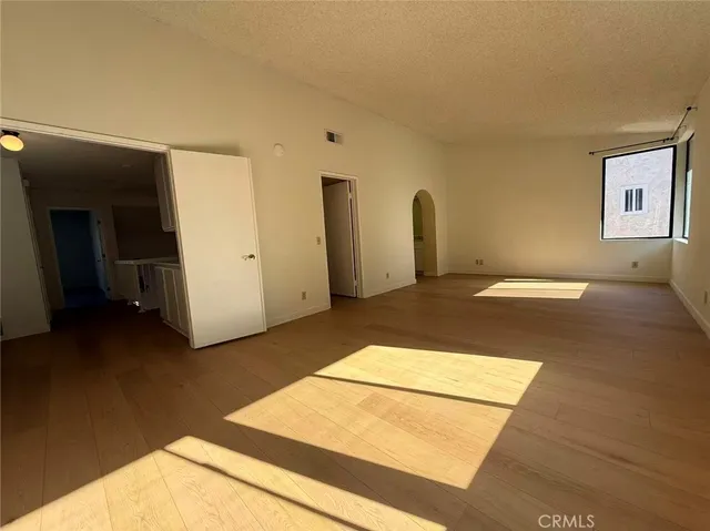 a view of a livingroom with an empty space