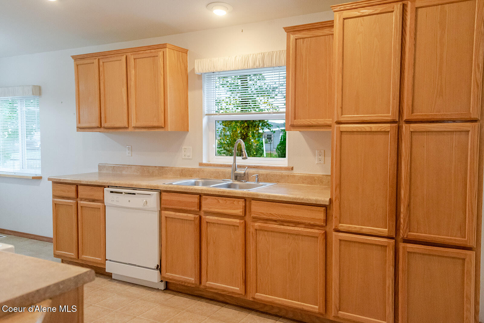 10671 North Idaho Road Post Falls, ID 83854 - Photo 11 of 89 11