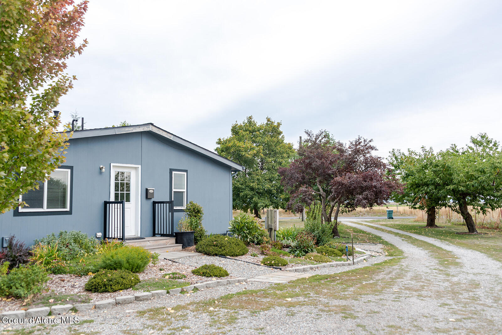 10671 North Idaho Road Post Falls, ID 83854 - Photo 4 of 89 4